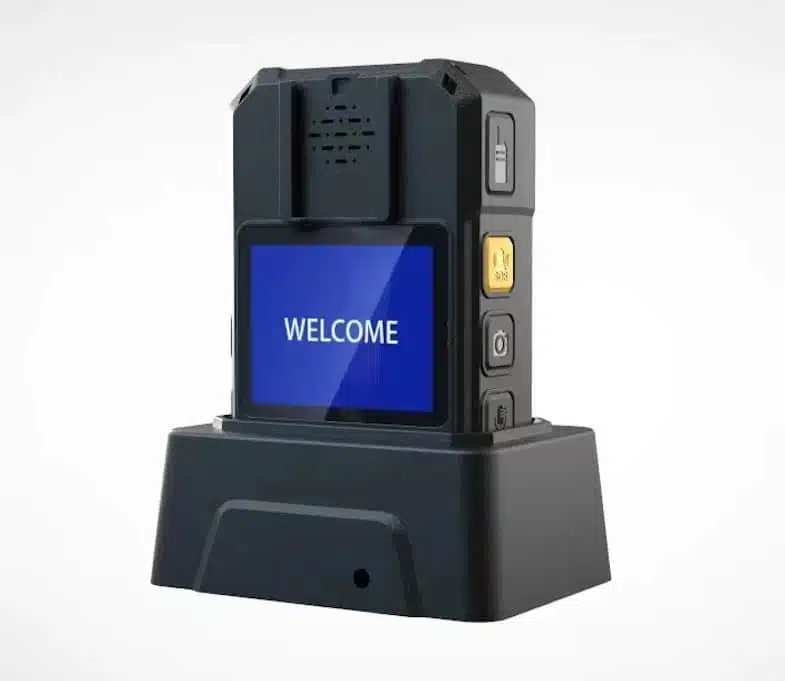 4G body camera.
Large record button for the front of the camera, over 15 hours of recording at 1080P and more. - Image 5