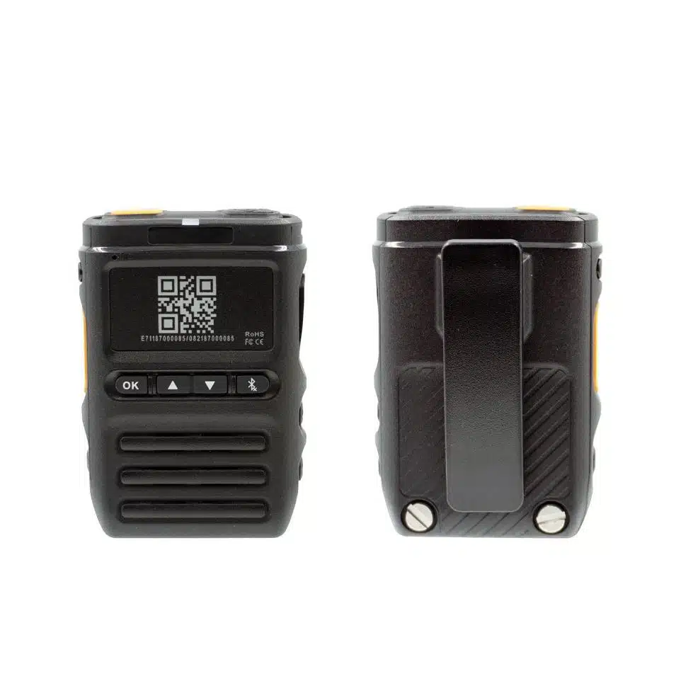 Inrico B-05 er let at parre ved blot at tage et QR-billede, og når mikrofonen er tilsluttet enheden, er den klar til at tale i, med det samme.